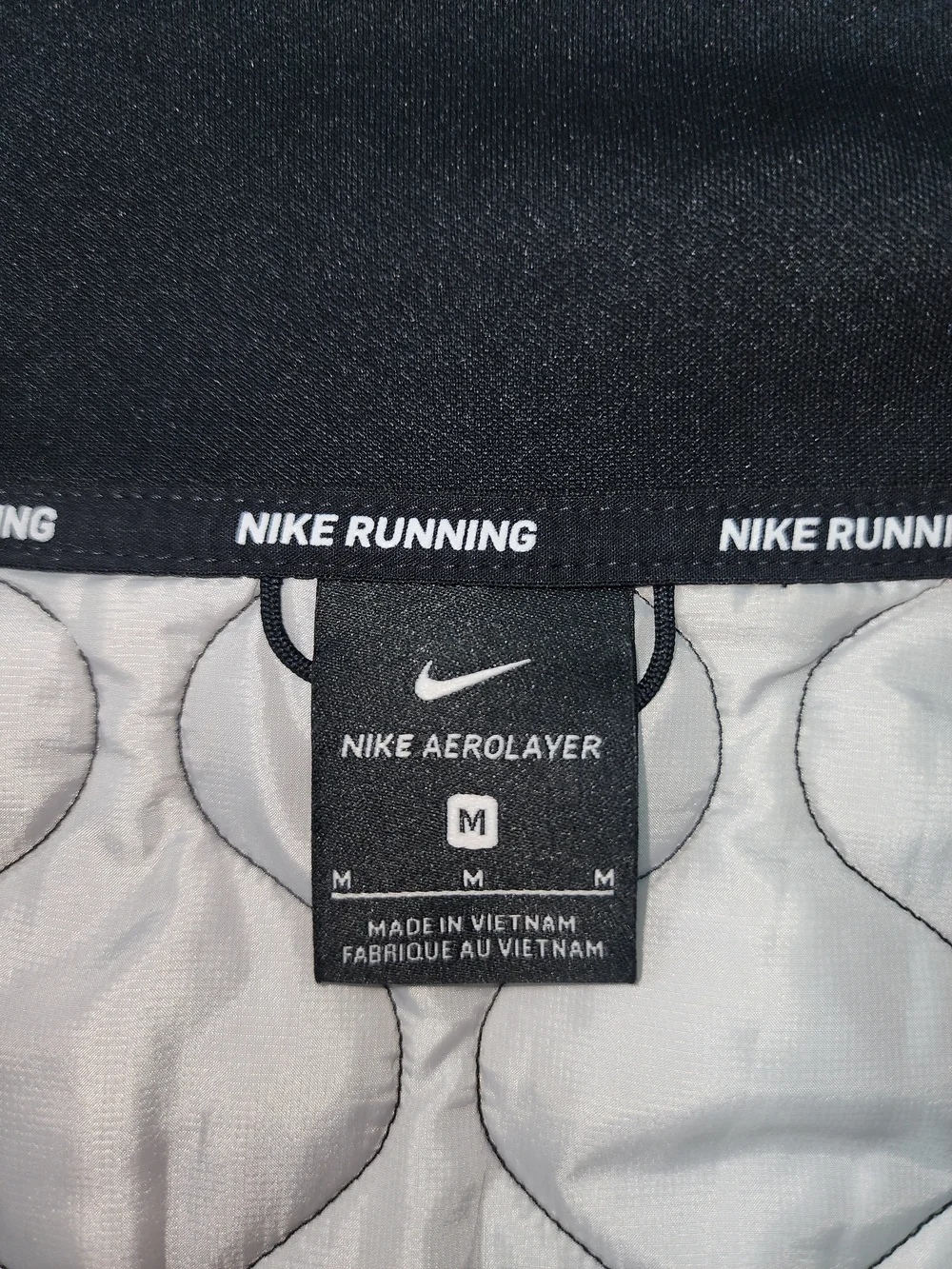 Nike AeroLayer Women's Running Vest Black Size Medium Is Used